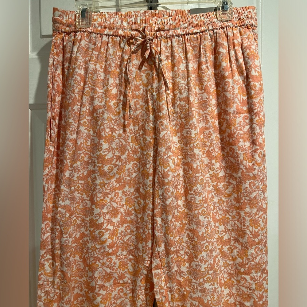 NWT- SOFT SURROUNDINGS Cropped Straight Leg PJ Pants w POCKETS / Coral Paisley